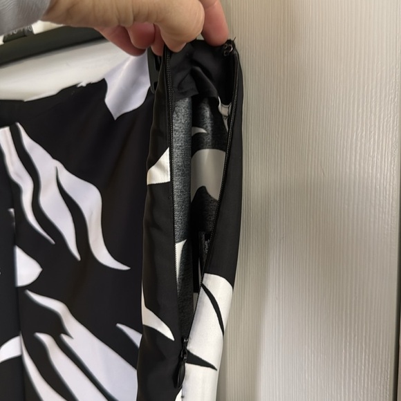 Worthington Black & White Floral Print Wide Leg Chic Pants Stylish Size 8 Tall - Picture 3 of 9